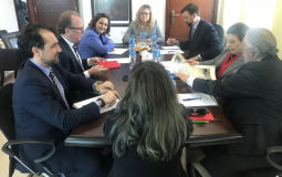  لقاء حنان عشراوي مع وفد من منظمة العمل الدولية