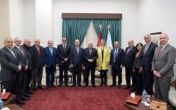 الرئيس عباس يتسلم تقرير جمعية مؤسسة محمود عباس للسنوات الثلاث الماضية