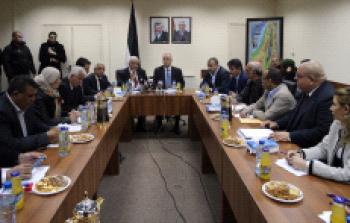 رئيس الوزراء رامي الحمد الله، خلال الاجتماع الأول لمجلس إدارة مؤسسة الضمان الاجتماعي، بحضور وزير العمل مأمون أبو شهلا