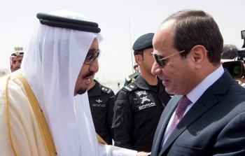 الرئيس المصري عبد الفتاح السيسي برفقة الملك السعودي سلمان بن عبد العزيز