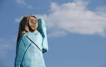 تمثال ميلانا ترامب