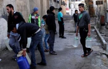 سكان دمشق يعتمدون على خزانات المياه بسبب انقطاع مياه الشرب طوال أسبوع