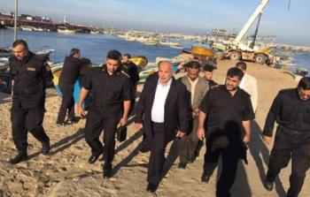 جهاز الشرطة البحرية ينظم جولة للواء أبو نعيم في ميناء الصيادين بغزة