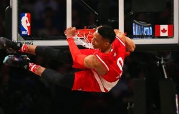 وستبروك خلال حركة أكروباتية