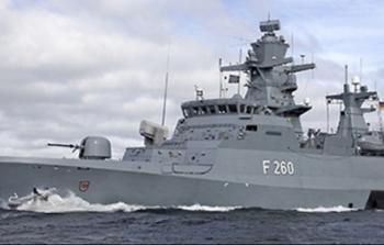 سفينة حربية