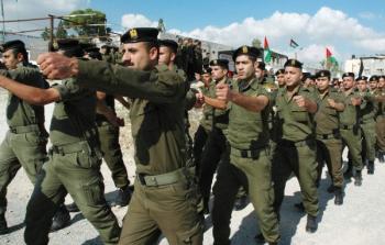 موظفون عسكريون يتبعون للسلطة الفلسطينية -ارشيف-