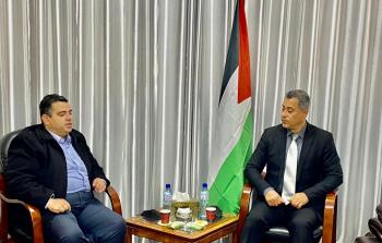 هنية مع وكيل وزارة الاقتصاد في غزة