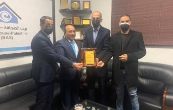 الحساينة يكرم بيت الصحافة ووكالة سوا الإخبارية