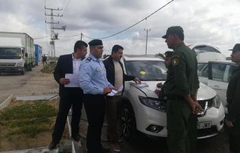 إدخال مركبات الى غزة عبر معبر بيت حانون – ايرز