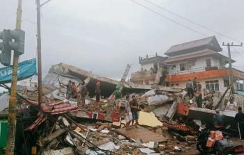 آثار زلزال اندونيسيا