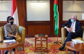 المالكي يبحث مع نظيرته الاندونيسية