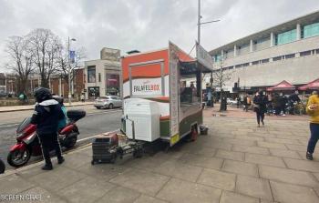 صندوق الفلافل الذي يتوسط تقاطع ايليغ