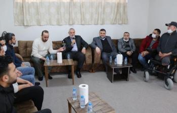 هنية يزور جرحى غزة في المشافي التركية