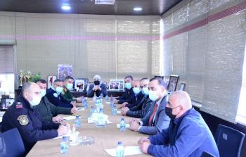 محافظ رام الله والبيرة في لقاء مع الهيئة الأمنية