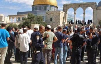 اقتحام المستوطنين للمسجد الأقصى بحماية الاحتلال