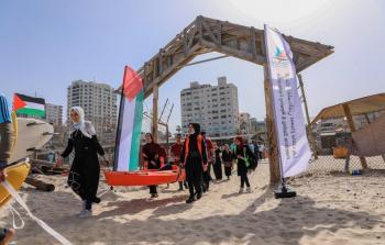 بلدية غزة تنفذ نشاطاً بحرياً لفريق تميز الطلابي