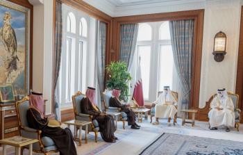 وزير خارجية السعودية يصل الدوحة حاملا رسالة لأمير قطر