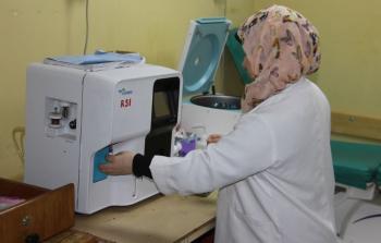 صحة غزة تعلن استئناف فحوصات مخبرية حيوية بالمختبر المركزي