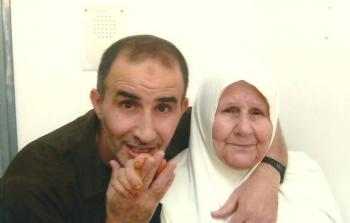 الأسير حسن سلامة ووالدته