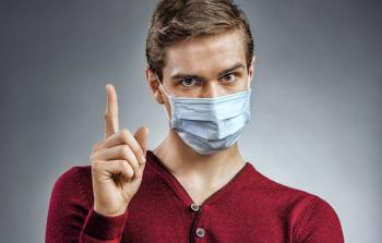 وزارة الصحة تنشر كيفية ارتداء الكمامة بالطريقة السليمة