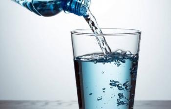 شرب المياه يساعد مرضى القولون