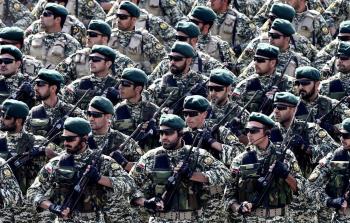 عناصر من الجيش الإيراني خلال تدريبات في أحد القواعد العسكرية في طهران