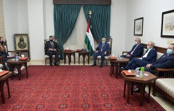 استقبال الرئيس عباس للقنصل البريطاني هول