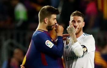 سرخيو راموس وجيرارد بيكيه قلبي دفاع كل من فريق ريال مدريد وفريق برشلونة