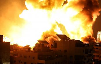 لحظة الاستهدافات العنيفة على مجمع أنصار والكتيبة غرب غزة