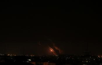 إطلاق أكثر من 100 صاروخ تجاه إسرائيل