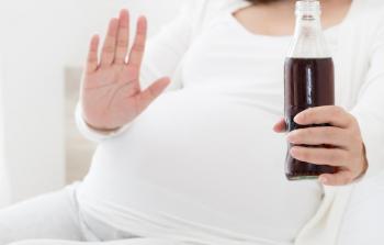المشروبات الغازية وما أضرارها على المرأة الحامل