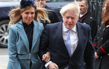 رئيس الوزراء البريطاني بوريس جونسون وزوجته
