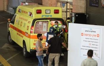 اسعاف اسرائيلي ينقل جريح اصيب بقصف المقاومة لاسرائيل أمس