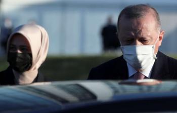 الشابة فاطمة ابو شنب برفقت الرئيس التركي