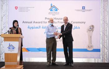 بيت الصحافة يكرم الكاتب توفيق أبو شومر في حفلها السنوي 2021