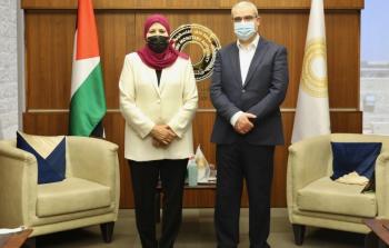 لقاء محافظ سلطة النقد مع وزيرة المرأة