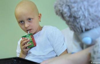 طفل مريض بالسرطان - ارشيف