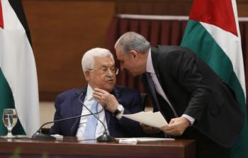 الرئيس محمود عباس ورئيس الوزراء محمد اشتية