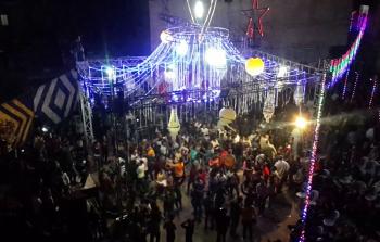 الفلسطينيون يقيمون حفلات الافراح في الشوارع
