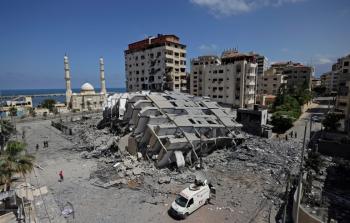 قصف أحد الأبراج في غزة خلال العدوان الإسرائيلي الأخير