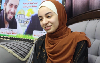 الطالبة المتفوقة سارة الزبدة