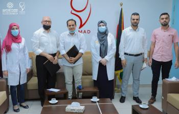 مستشفى حمد وإغاثة أطفال فلسطين بغزة يوقعان مذكرة لدعم الأطفال زارعي القوقعة