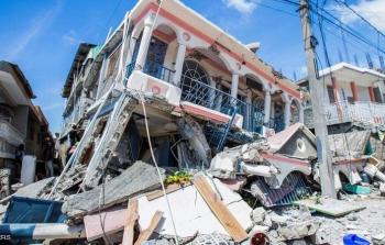 من آثار الزلزال المدمر في هايتي