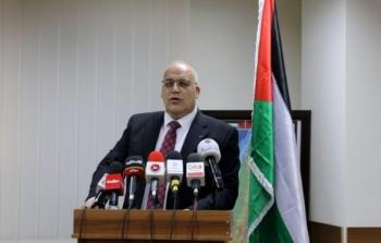 نصري ابو جيش وزير العمل الفلسطيني