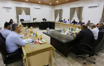 الفصائل تعقد اجتماعا في مكتب رئيس حماس بغزة