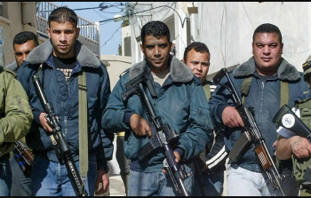 صورة أرشيفية للاسير زكريا الزبيدي وعدد من مقاتلي كتائب شهداء الأقصى