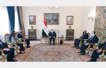 الرئيس المصري مع مستشار الأمن القومي