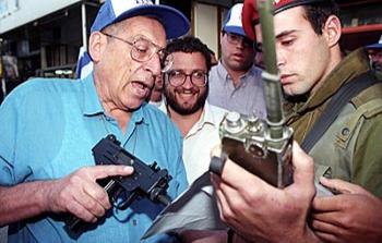 رحبعام زئيفي