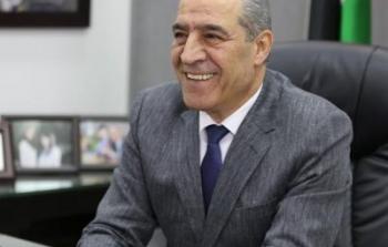 الوزير حسين الشيخ