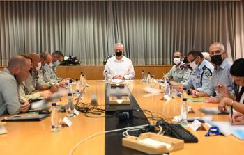 غانتس خلال اجتماعه مع المسؤولين الأمنيين الاسرائيليين